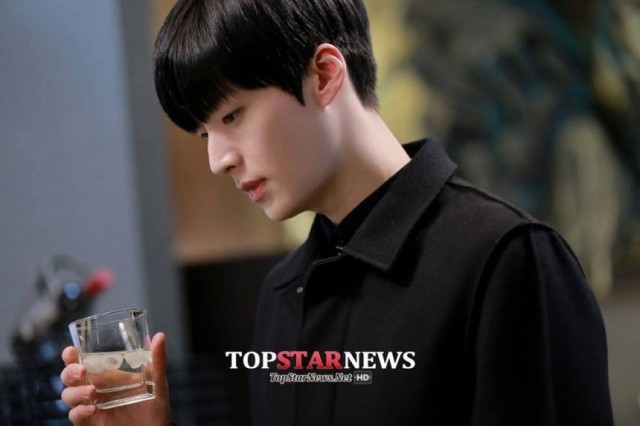 Ahn Jae-hyeon Fotoğrafları 35