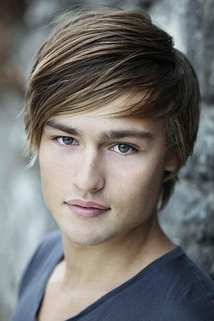 Douglas Booth Fotoğrafı