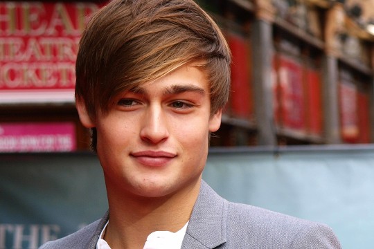 Douglas Booth Fotoğrafı