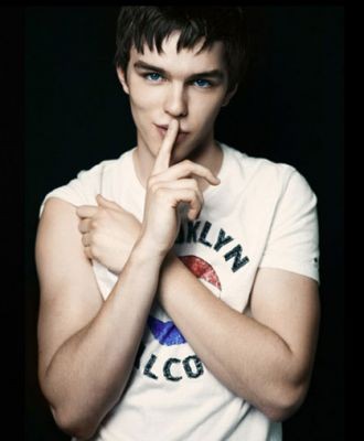 Nicholas Hoult Fotoğrafları 23