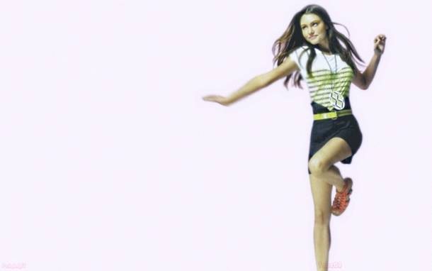 Phoebe Tonkin Fotoğrafı