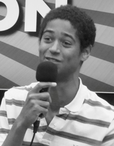 Alfie Enoch Fotoğrafları 0