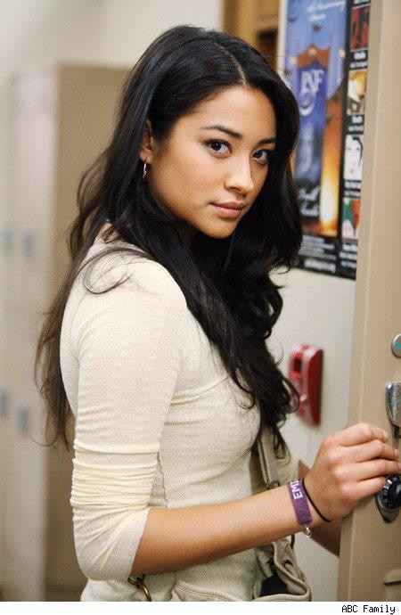 Shay Mitchell Fotoğrafı