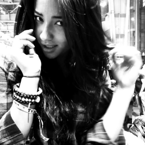 Shay Mitchell Fotoğrafı