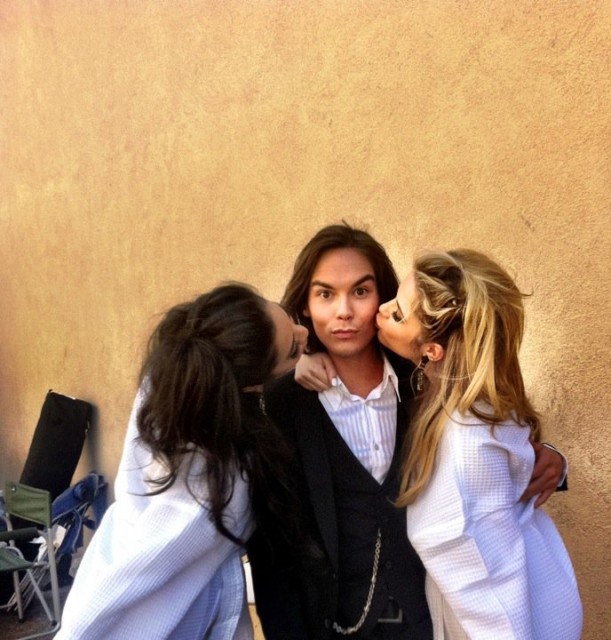 Shay Mitchell Fotoğrafı