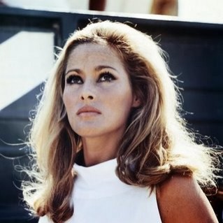 Ursula Andress Fotoğrafları 22