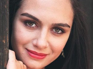 Birce Akalay Fotoğrafı