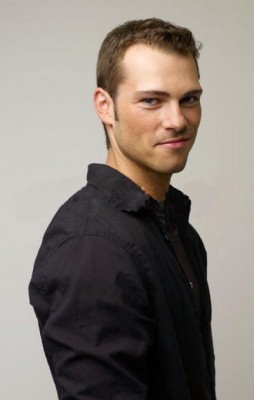 Shawn Roberts Fotoğrafları 32