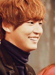 Yoon Si Yoon Fotoğrafı