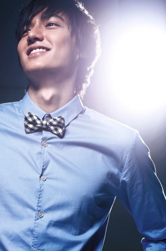 Yoon Si Yoon Fotoğrafı