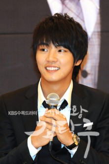 Yoon Si Yoon Fotoğrafları 171