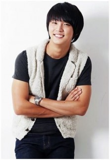 Yoon Si Yoon Fotoğrafı