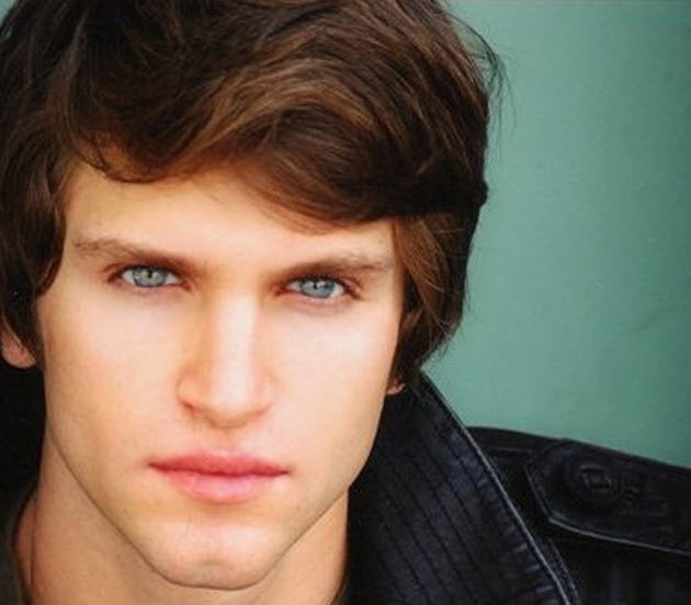 Keegan Allen Fotoğrafları 1