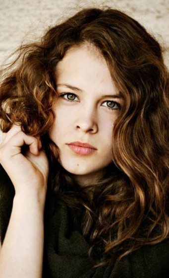 Paula Beer Fotoğrafı