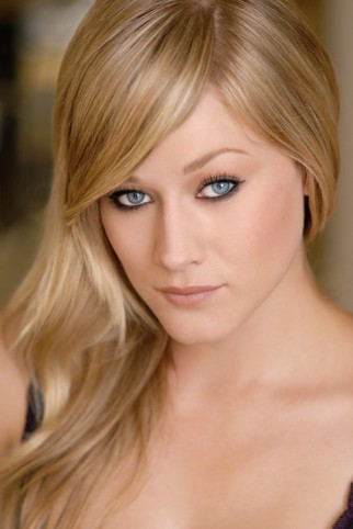 Olivia Taylor Dudley Fotoğrafı
