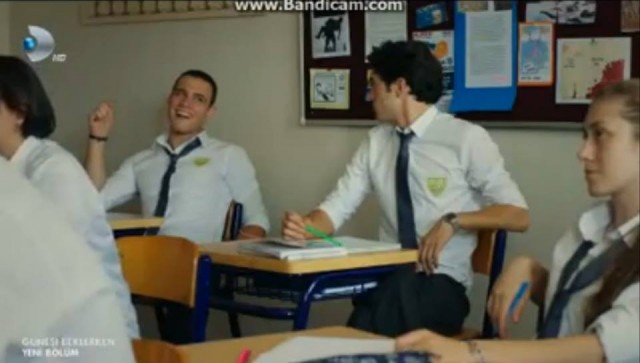 Kerem Bürsin Fotoğrafı