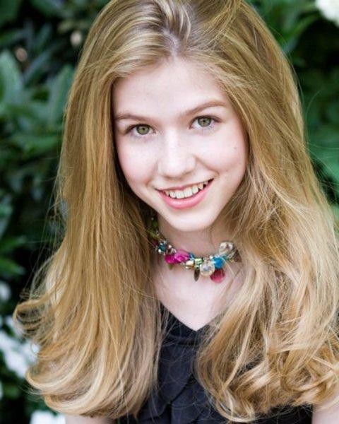 Katherine McNamara Fotoğrafı