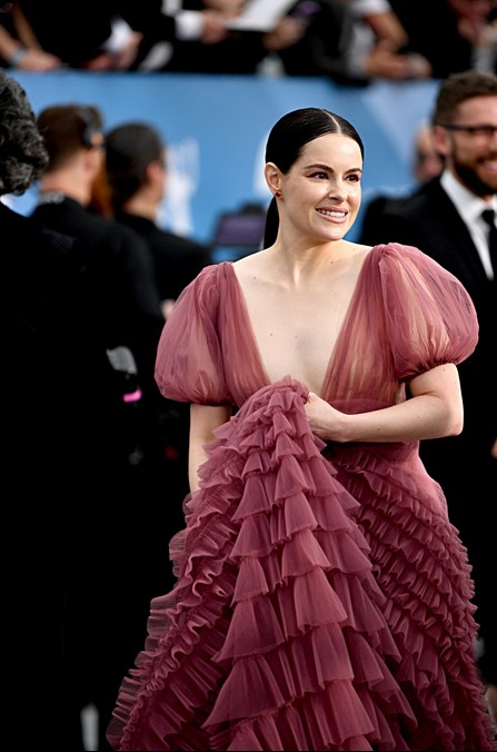 Emily Hampshire Fotoğrafları 35