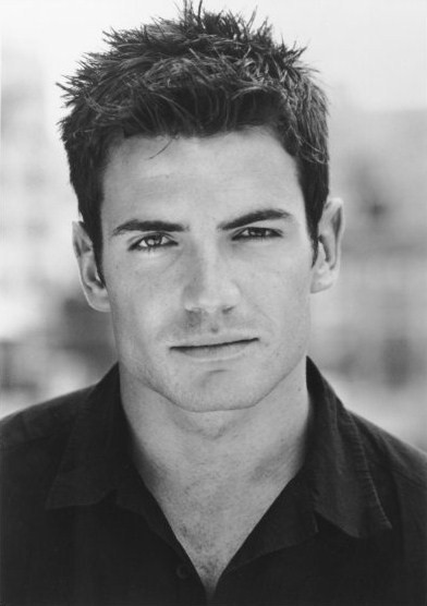 Aiden Turner Fotoğrafı