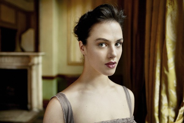 Jessica Brown-Findlay Fotoğrafları 27