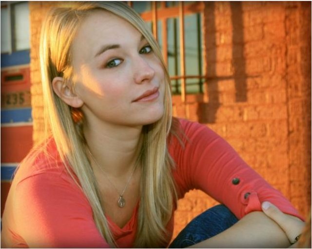 Lindsey Newell Fotoğrafı