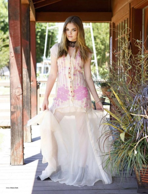 McKaley Miller Fotoğrafı