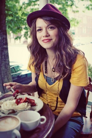 Bethany Joy Lenz Fotoğrafı