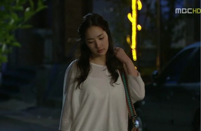 Park Min-young Fotoğrafı