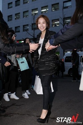 Park Min-young Fotoğrafı