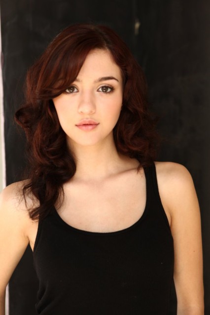 Katie Findlay Fotoğrafı