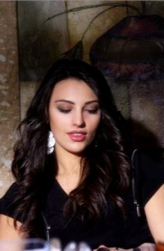 Tuvana Türkay Fotoğrafı
