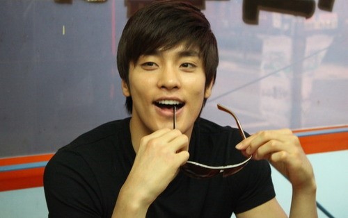 Sung Hoon Fotoğrafı