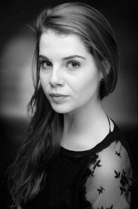 Lucy Boynton Fotoğrafı