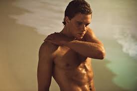 Jonny Weston Fotoğrafı