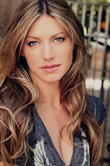 Jes Macallan Fotoğrafları 7