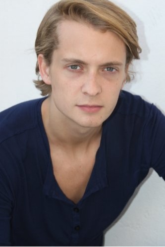 Nicholas Horton Fotoğrafı