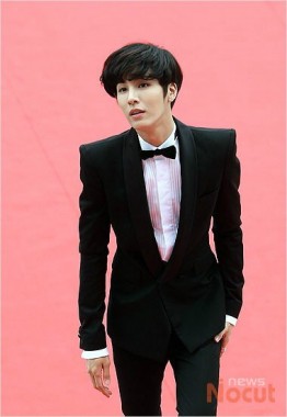 No Min-woo Fotoğrafları 513