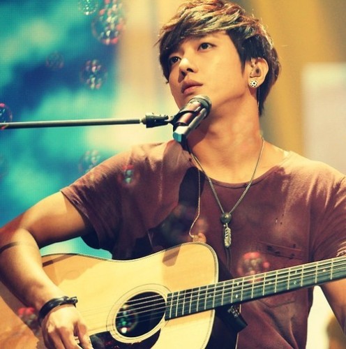 Jung Yong-Hwa fotoğrafı
