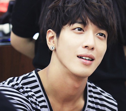 Jung Yong-Hwa Fotoğrafı