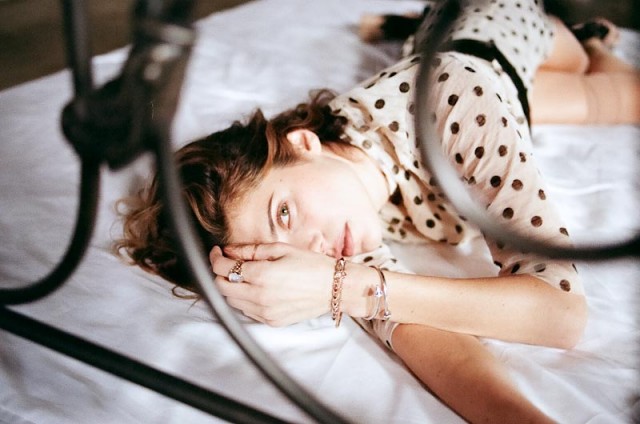 Lake Bell Fotoğrafı