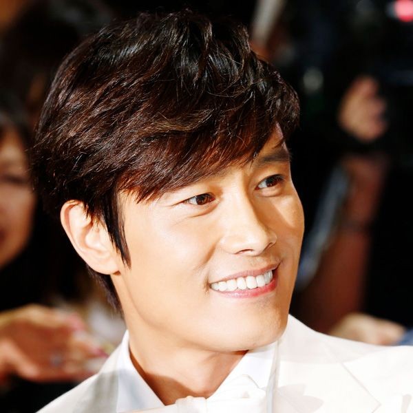 Most handsome korean actors 2023. Lee Byung hun Hairstyle. Ли бён Хон прическа. Young Lee Byung hun Hairstyle. Улыбка Хон ынче.