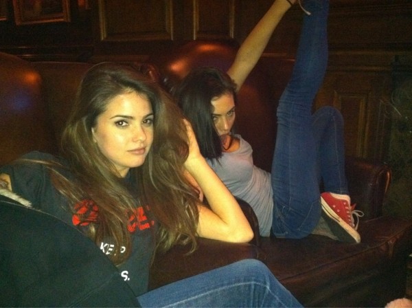 Shelley Hennig Fotoğrafları 0