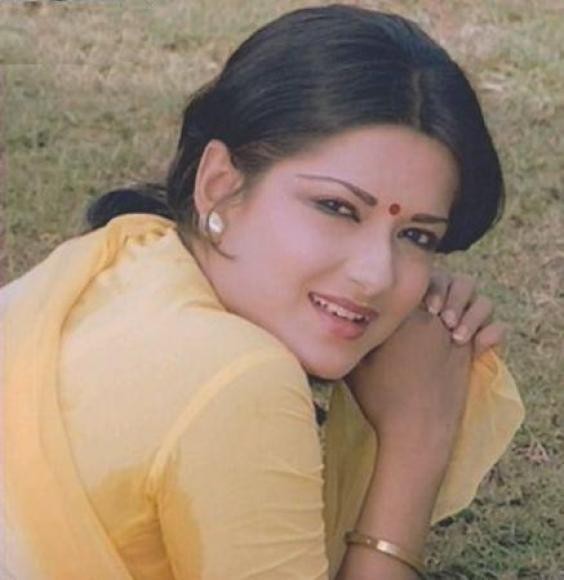 Moushumi Chatterjee Fotoğrafları 3