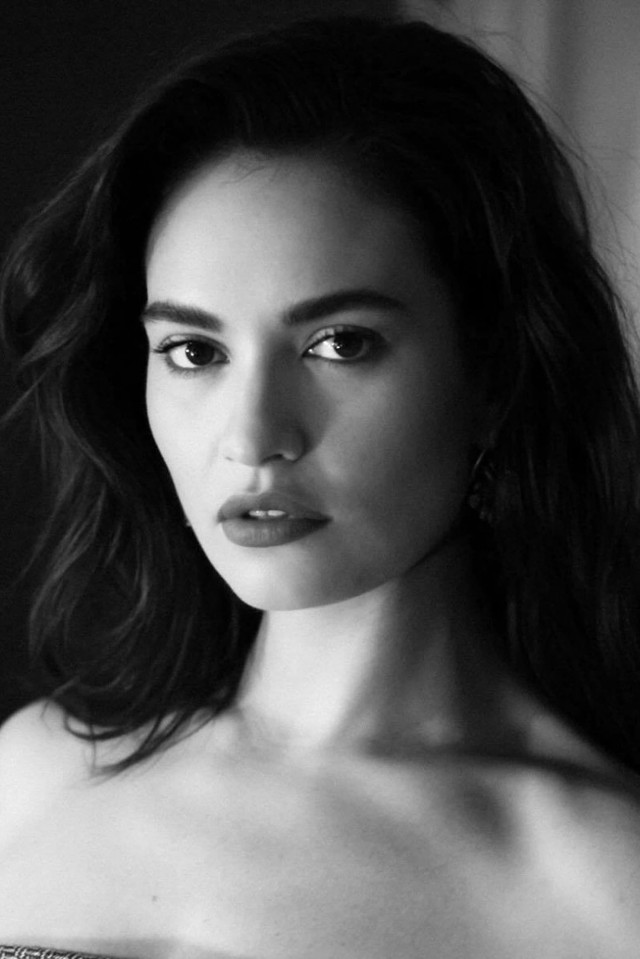 Lily James Fotoğrafı