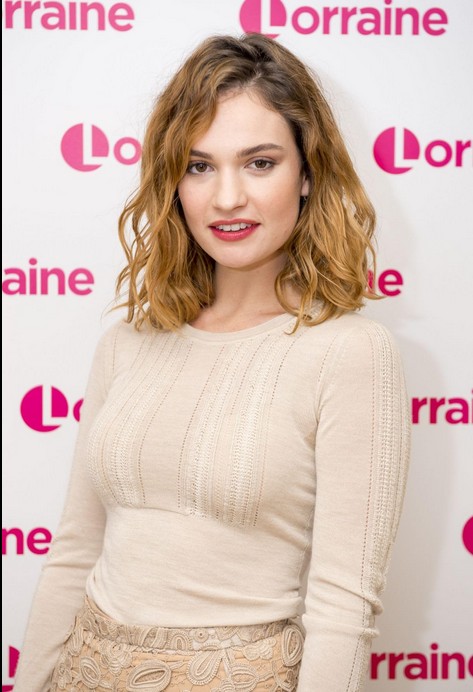 Lily James Fotoğrafı