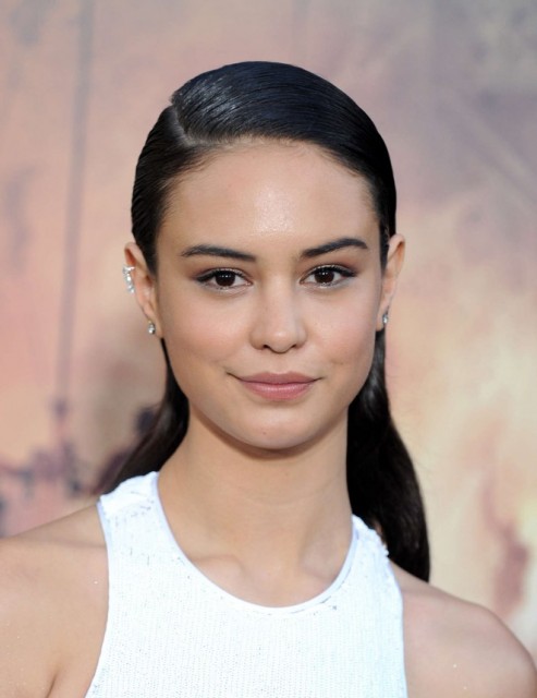 Courtney Eaton Fotoğrafı