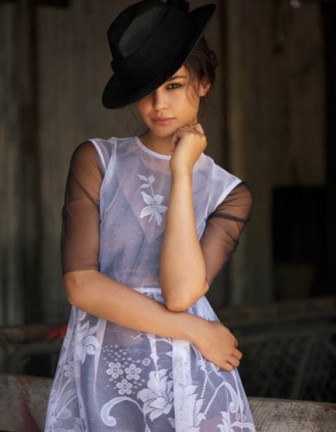 Courtney Eaton Fotoğrafı