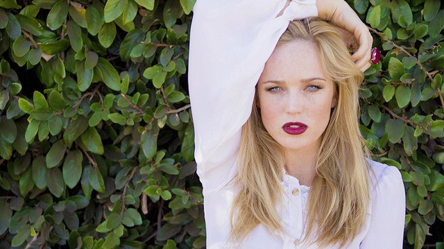 Caity Lotz Fotoğrafı