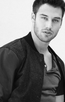 Ryan Anthony Guzman fotoğrafı