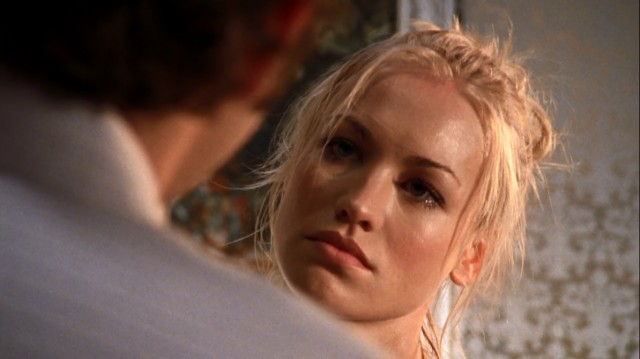 Yvonne Strahovski Fotoğrafı